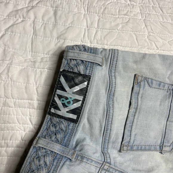Kendall & Kylie Jean Shorts - Picture 4 of 5
